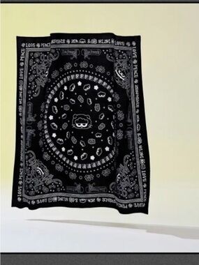 G-Dragon Zoa & Friends 100% Cotton Scarf - Peace & Love Print / Authentic